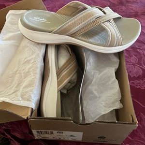 Cloudsteppers by Clarks sandals NIB
